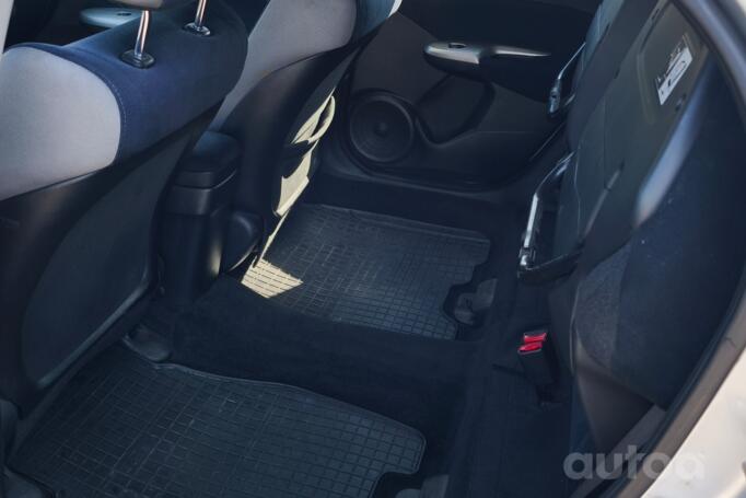 Honda Civic 8 generation Hatchback 5-doors