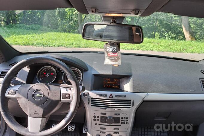 Opel Astra H Hatchback