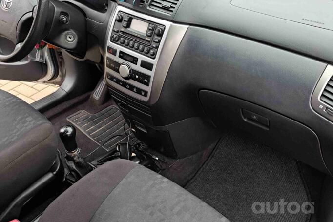 Toyota Avensis Verso