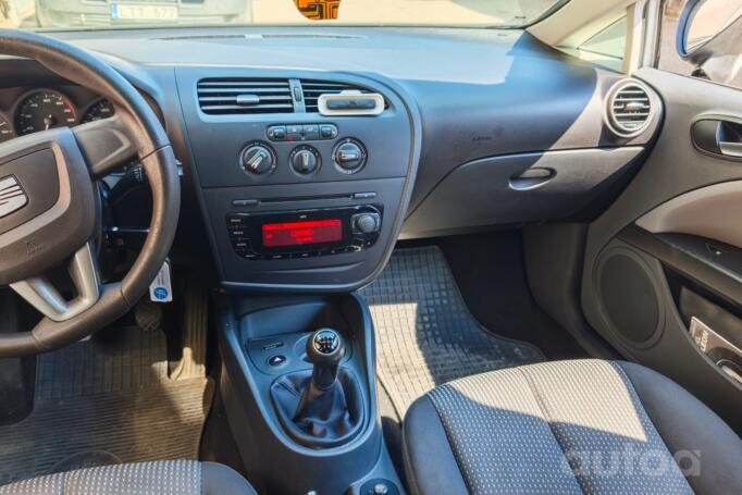 SEAT Leon 2 generation [restyling] Hatchback