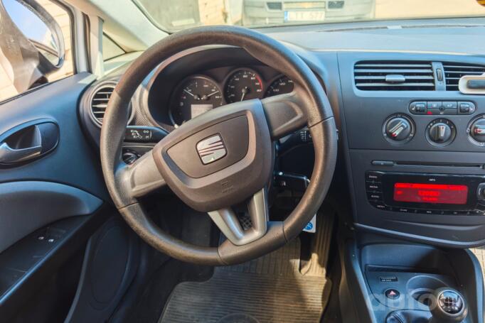 SEAT Leon 2 generation [restyling] Hatchback