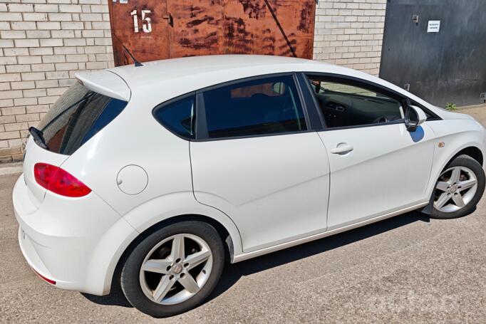 SEAT Leon 2 generation [restyling] Hatchback