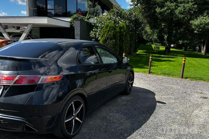 Honda Civic 8 generation Hatchback 5-doors