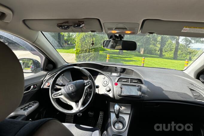 Honda Civic 8 generation Hatchback 5-doors