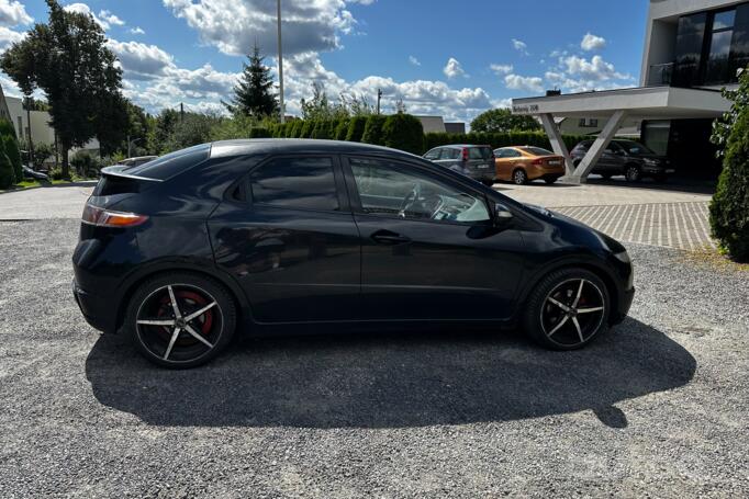 Honda Civic 8 generation Hatchback 5-doors