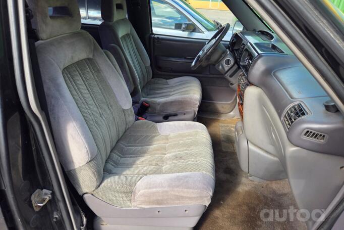 Chrysler Voyager 2 generation Grand minivan 4-doors