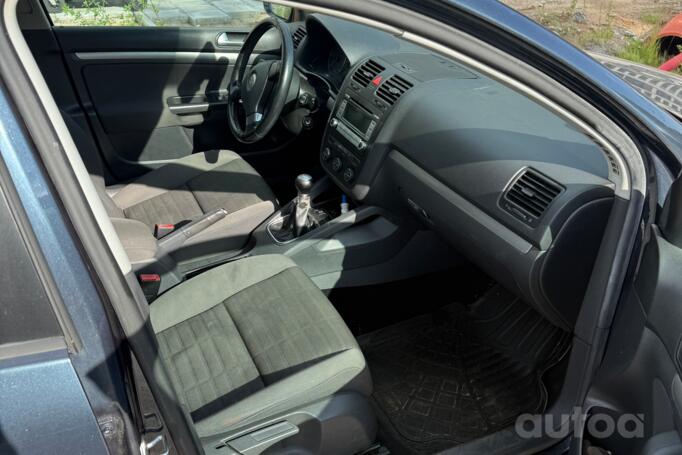 Volkswagen Golf 5 generation Hatchback 5-doors
