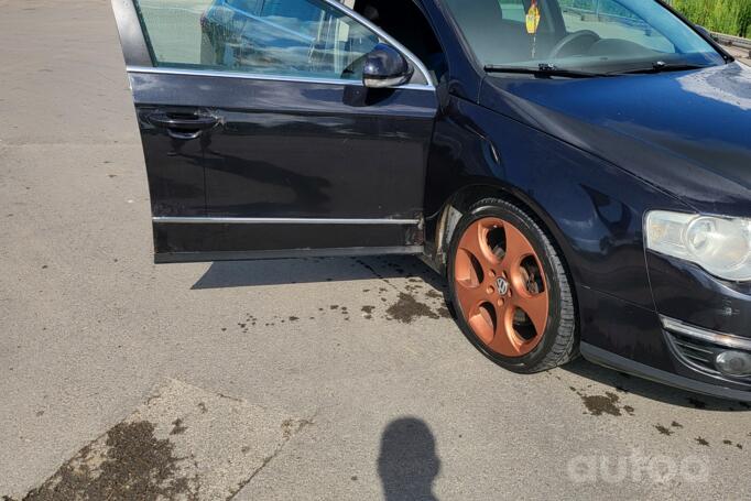 Volkswagen Passat B6 wagon 5-doors