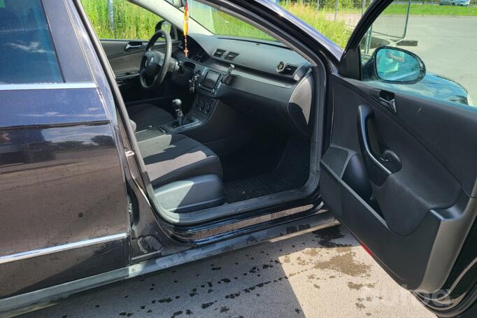 Volkswagen Passat B6 wagon 5-doors