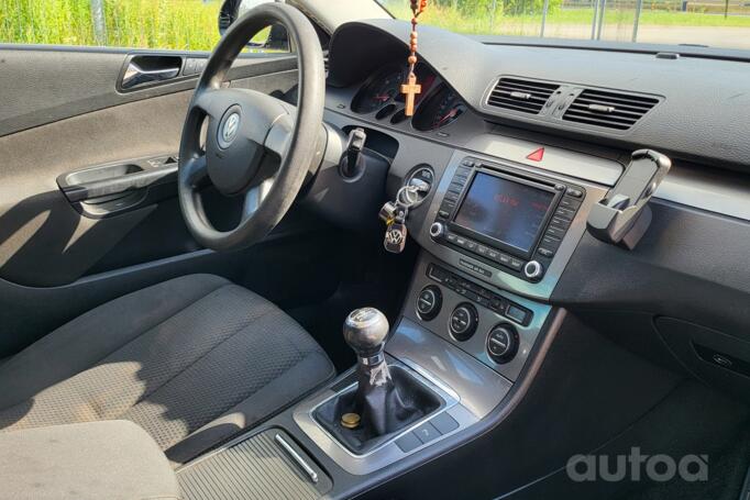 Volkswagen Passat B6 wagon 5-doors