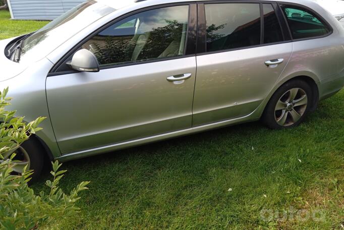Skoda Superb 2 generation Combi wagon