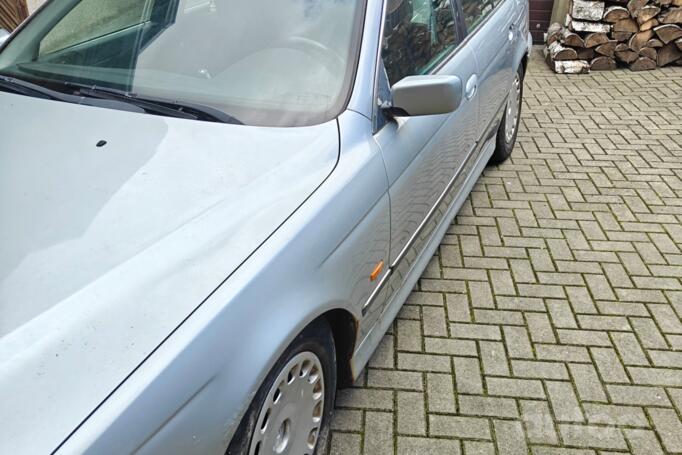 BMW 5 Series E39 Sedan 4-doors
