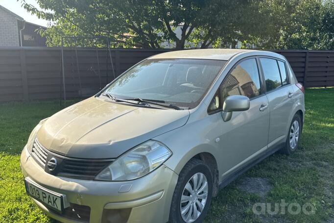 Nissan Tiida C11 Hatchback