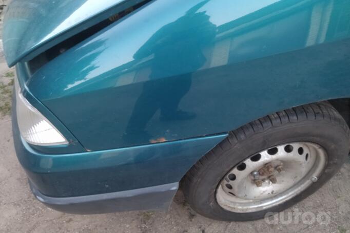 Peugeot 806 221 Minivan