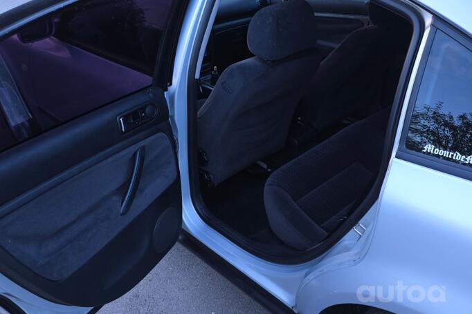 Volkswagen Passat B5 Sedan 4-doors