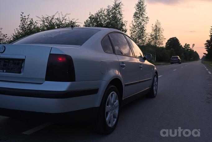 Volkswagen Passat B5 Sedan 4-doors