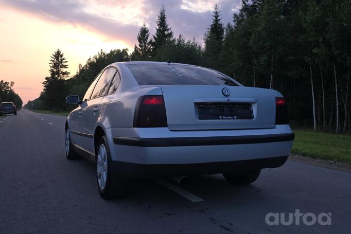 Volkswagen Passat B5 Sedan 4-doors