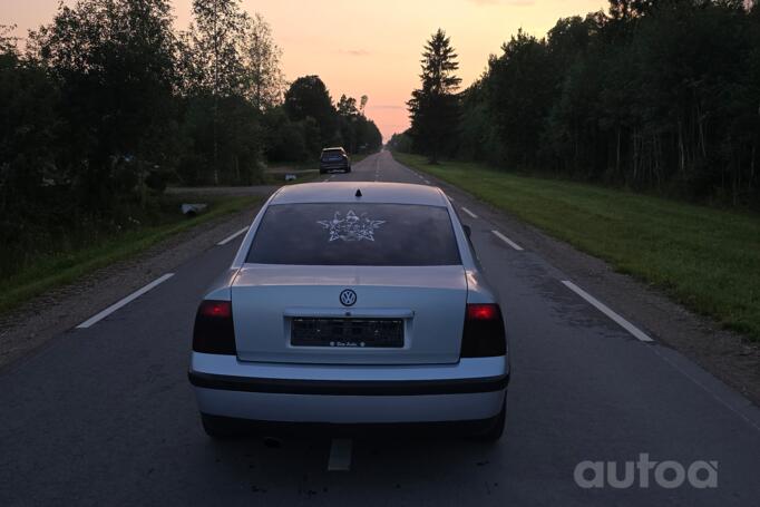 Volkswagen Passat B5 Sedan 4-doors