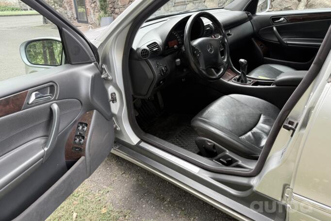Mercedes-Benz C-Class W203/S203/CL203 Sedan 4-doors