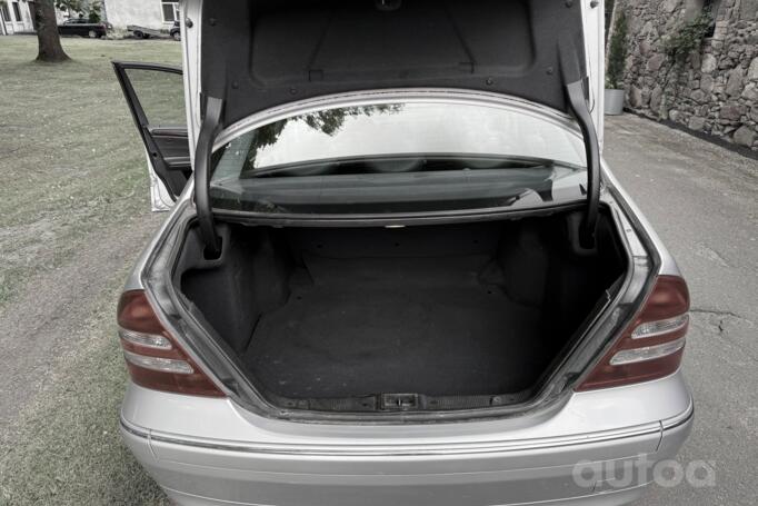 Mercedes-Benz C-Class W203/S203/CL203 Sedan 4-doors