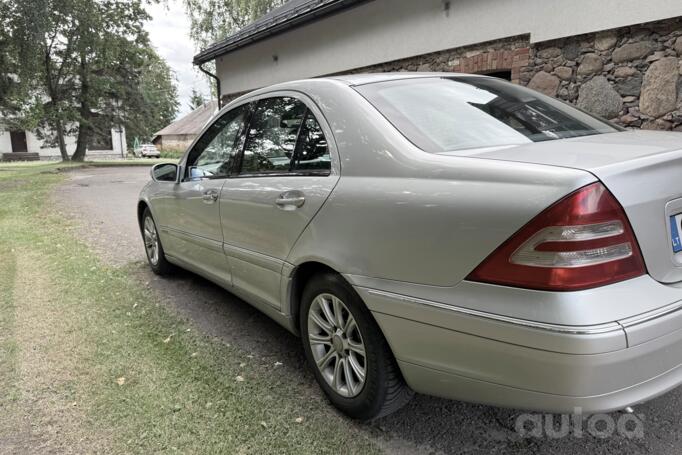 Mercedes-Benz C-Class W203/S203/CL203 Sedan 4-doors
