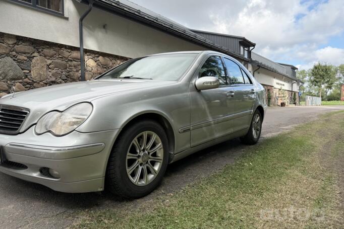 Mercedes-Benz C-Class W203/S203/CL203 Sedan 4-doors