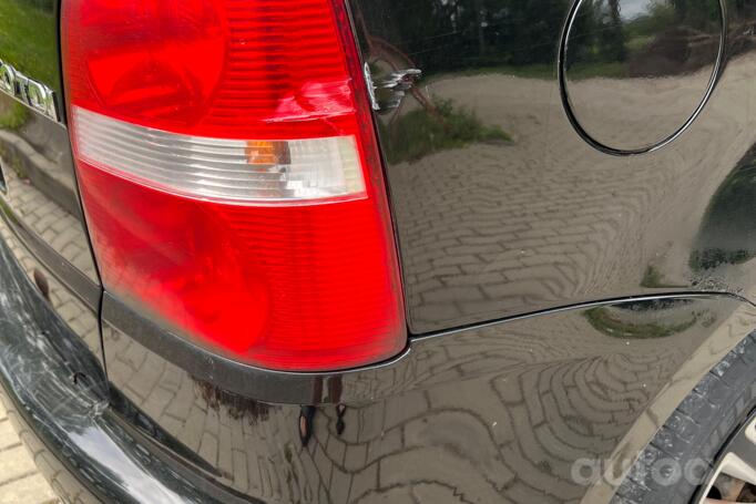 Volkswagen Touran 1 generation Minivan