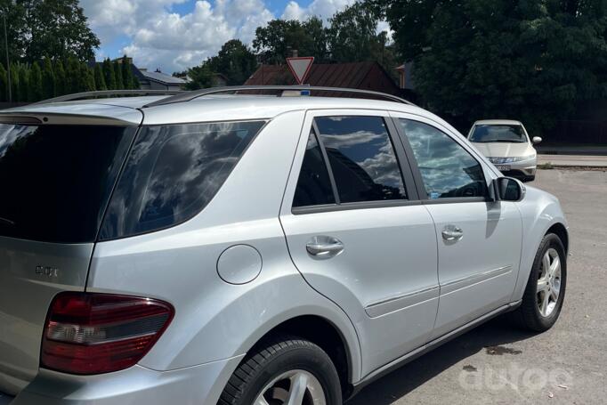 Mercedes-Benz M-Class W164 Crossover 5-doors