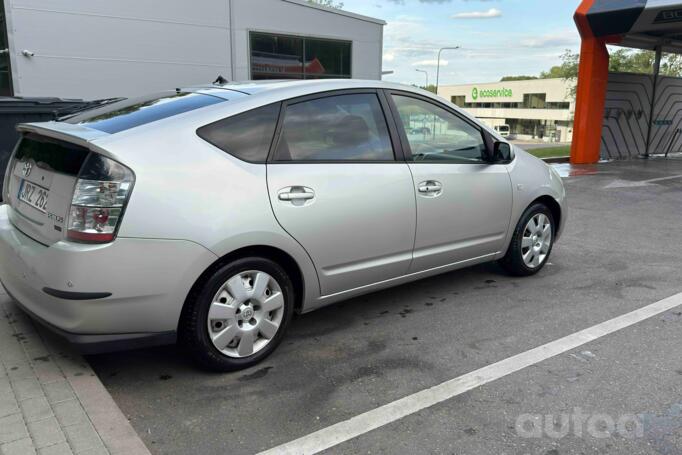 Toyota Prius 2 generation Hatchback
