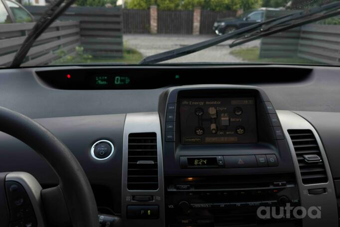 Toyota Prius 2 generation Hatchback