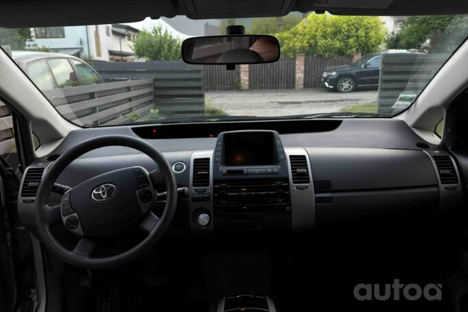 Toyota Prius 2 generation Hatchback