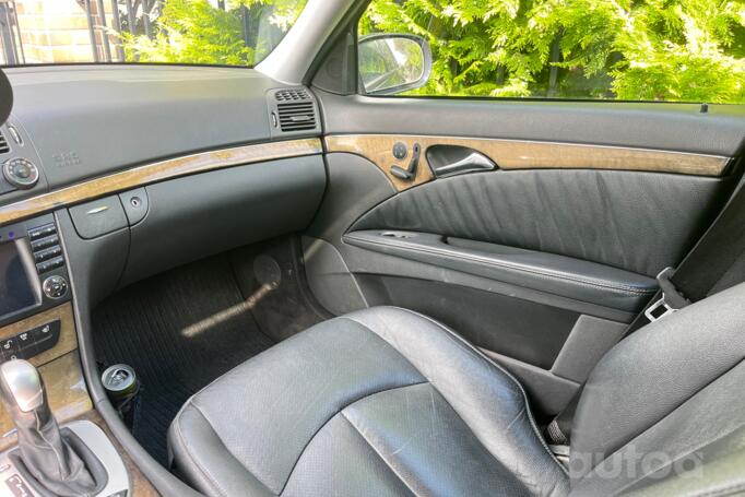 Mercedes-Benz E-Class W211/S211 wagon 5-doors