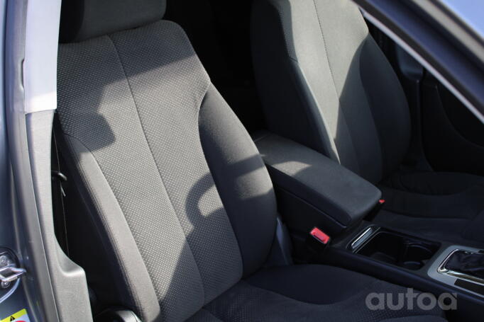 Volkswagen Passat B6 wagon 5-doors