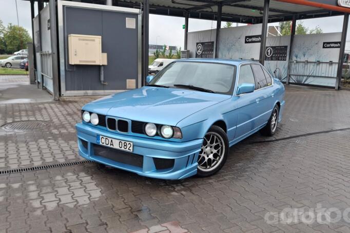 BMW 5 Series E34 Sedan