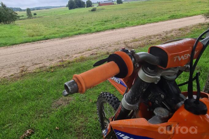 KTM 525