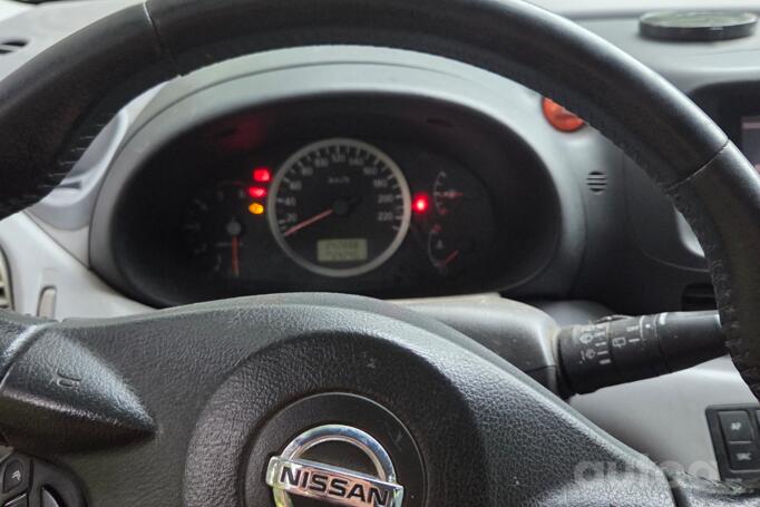 Nissan Almera Tino 1 generation [restyling]