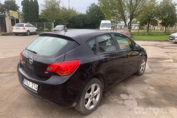 Opel Astra J Hatchback 5-doors