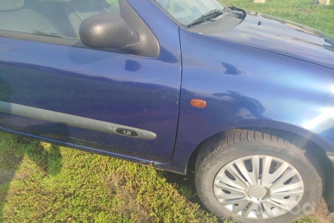 Renault Clio 2 generation Hatchback 3-doors
