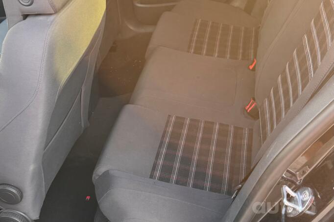 Volkswagen Golf GTI 5 generation
