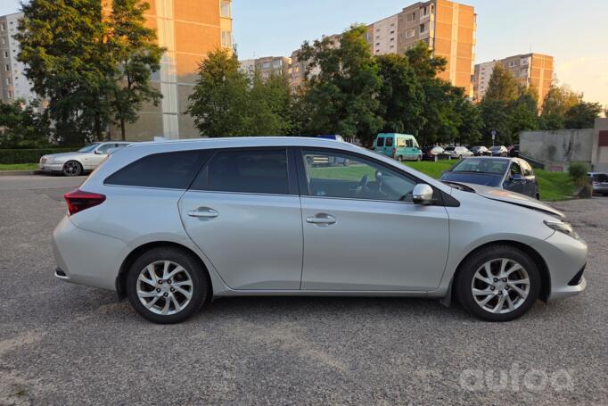 Toyota Auris 2 generation [restyling]
