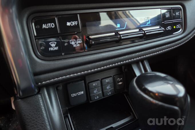 Toyota Auris 2 generation [restyling]