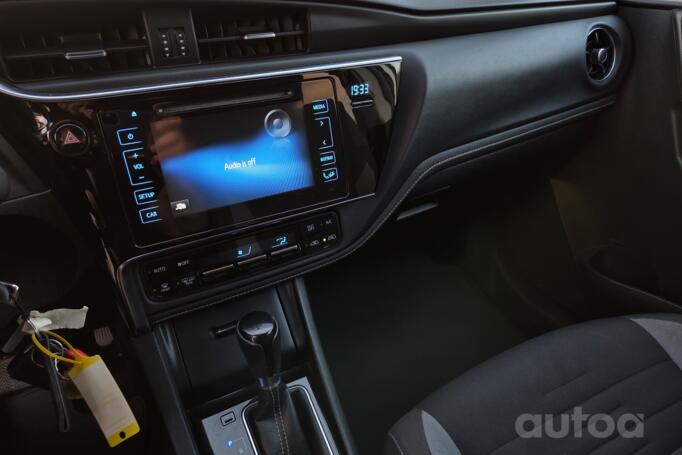 Toyota Auris 2 generation [restyling]