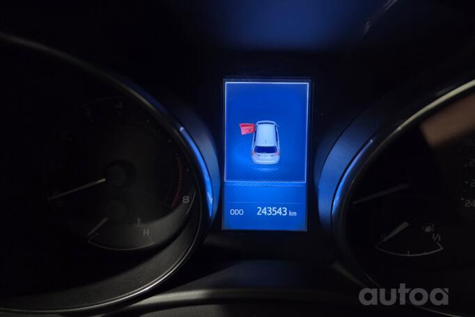 Toyota Auris 2 generation [restyling]