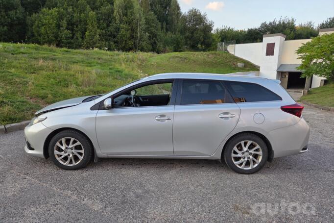 Toyota Auris 2 generation [restyling]