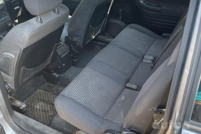 Opel Zafira A Minivan 5-doors