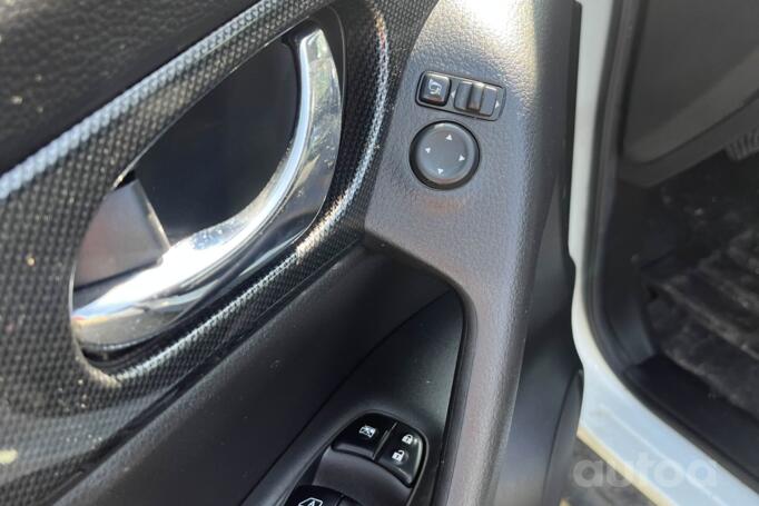 Nissan X-Trail T32 Crossover