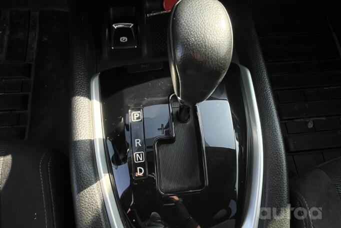 Nissan X-Trail T32 Crossover