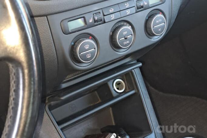 Volkswagen Tiguan 1 generation Crossover
