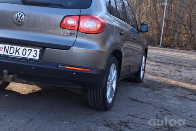 Volkswagen Tiguan 1 generation Crossover