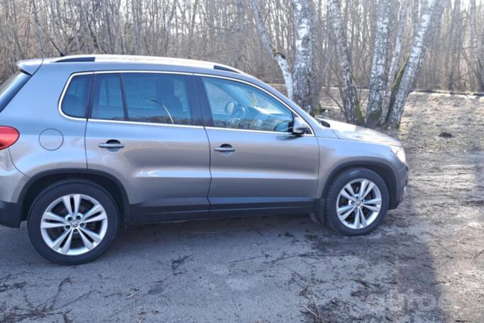 Volkswagen Tiguan 1 generation Crossover